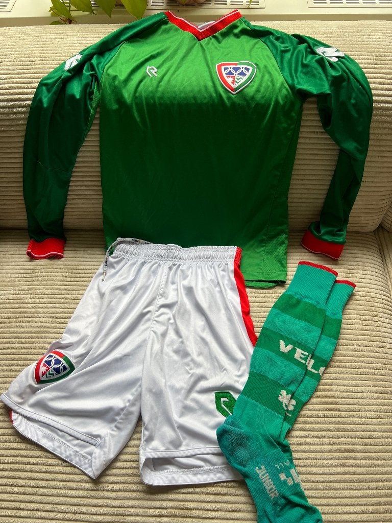 Voetbal tenue Velo (jeugd), Maat XS of kleiner, Ophalen, Zo goed als nieuw, Set