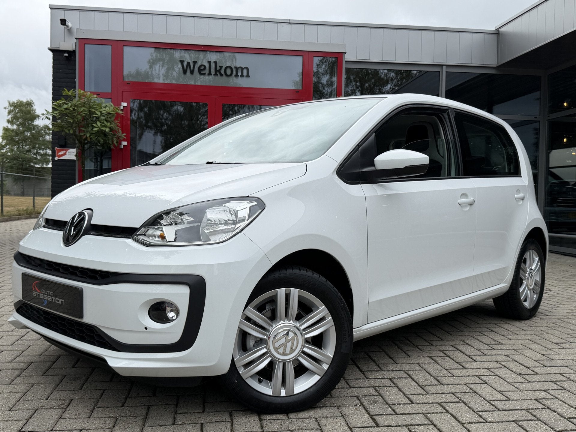 Volkswagen up! 1.0 5DRS *!* HIGH UP *!* NAVI/ CRUISE/ LMV/ M, Voorwielaandrijving, Stof, Gebruikt, Wit