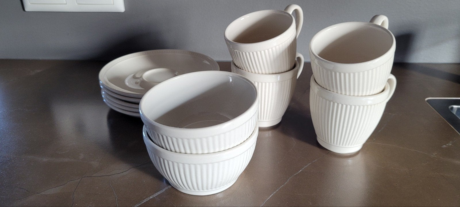 Wedgwood Windsor 4 kop en schoteltjes + 2 kommen, Klassiek, Ophalen of Verzenden, Zo goed als nieuw, Kop(pen) en/of Schotel(s)