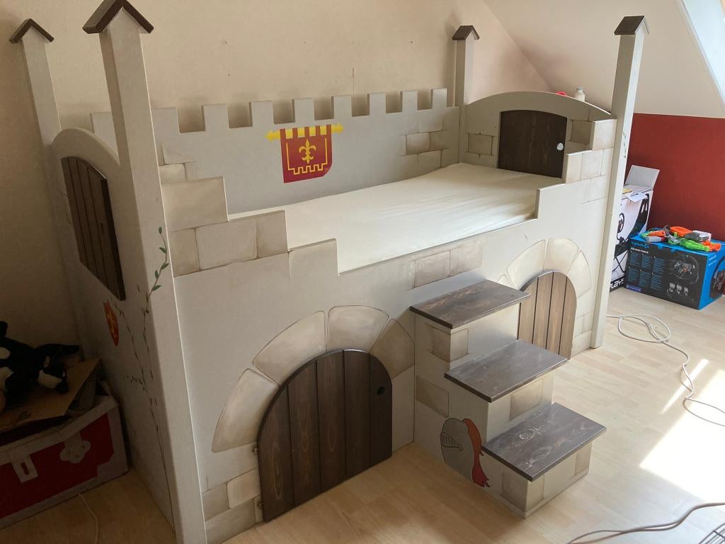 Kasteel bed, Kinderen en Baby's, Kinderkamer | Bedden, Ophalen, Lattenbodem, 180 cm of meer, 100 cm of meer