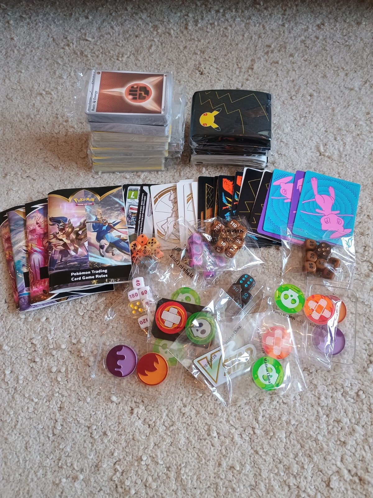 Pokemon sleaves, energy sets, deviders, code kaarten en meer, Hobby en Vrije tijd, Verzamelkaartspellen | Pokémon, Ophalen of Verzenden