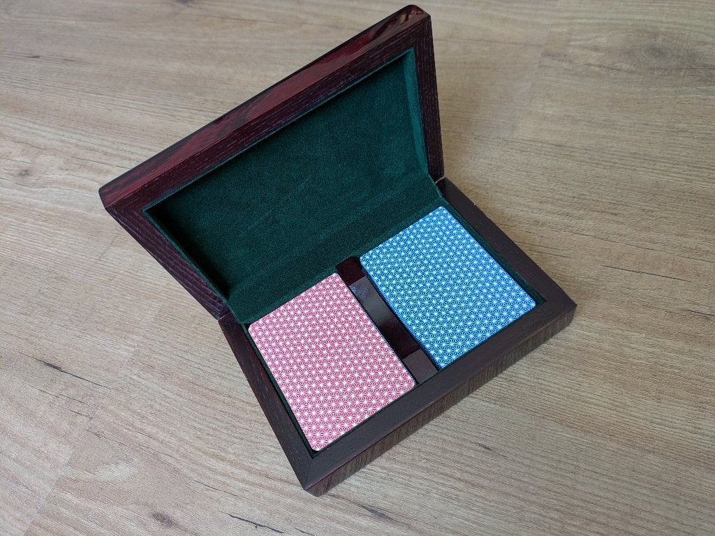 Eikenhouten kaartendoos met 2 stokken, Verzamelen, Speelkaarten, Jokers en Kwartetten, Ophalen of Verzenden, Zo goed als nieuw