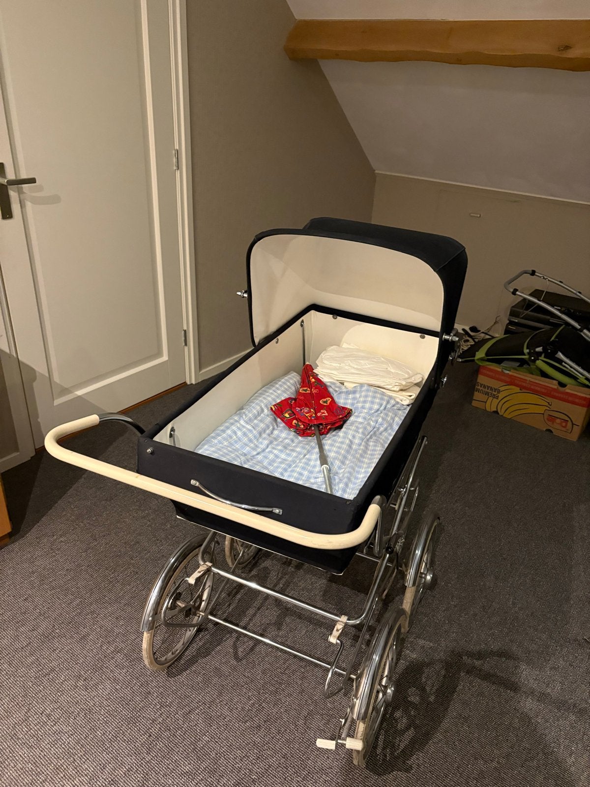 Foto 5 van Vintage Kinderwagen - Klassiek en Stijlvol