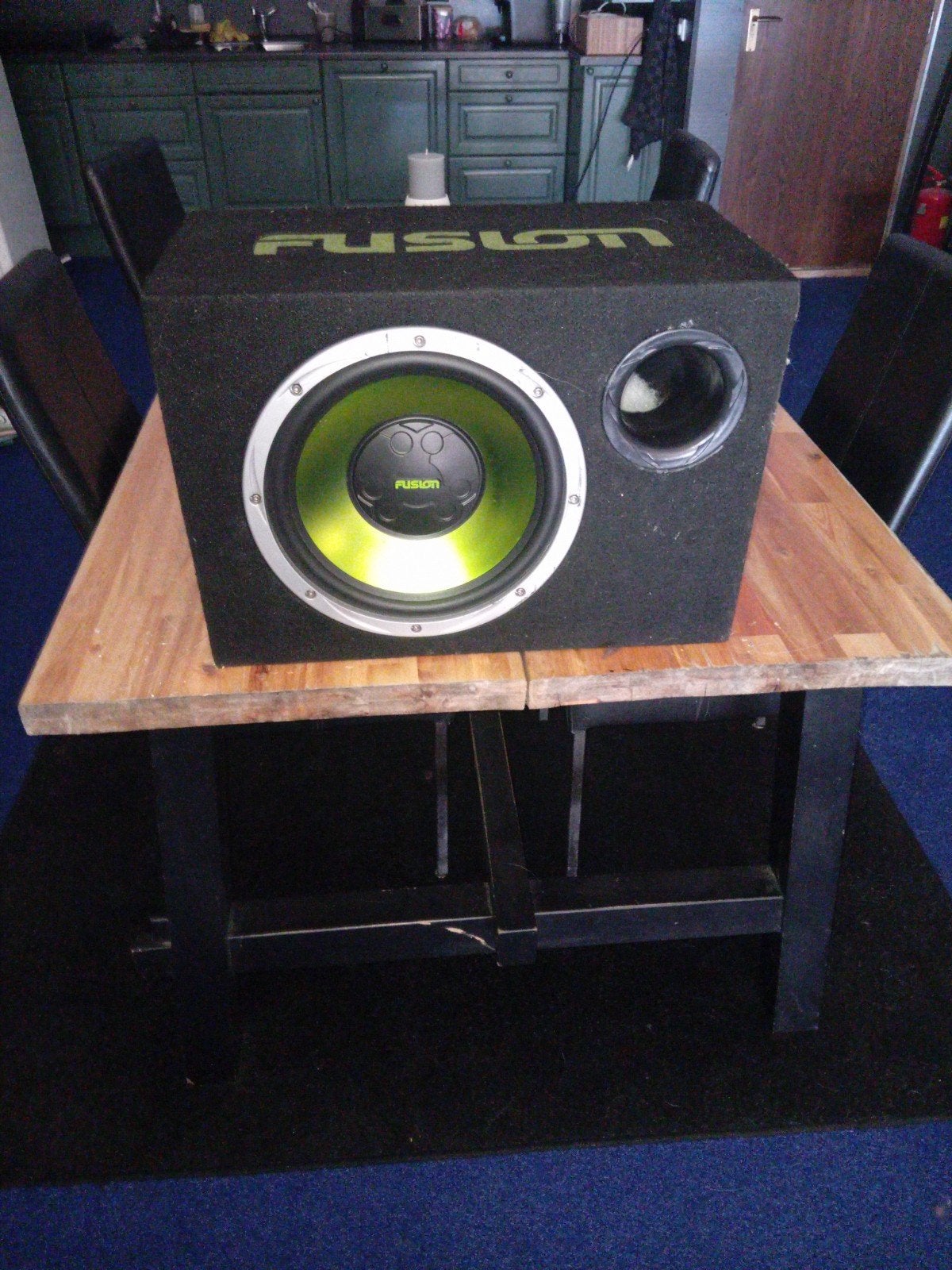 Fusion subwoofer  actieve versterker, Auto diversen, Ophalen of Verzenden