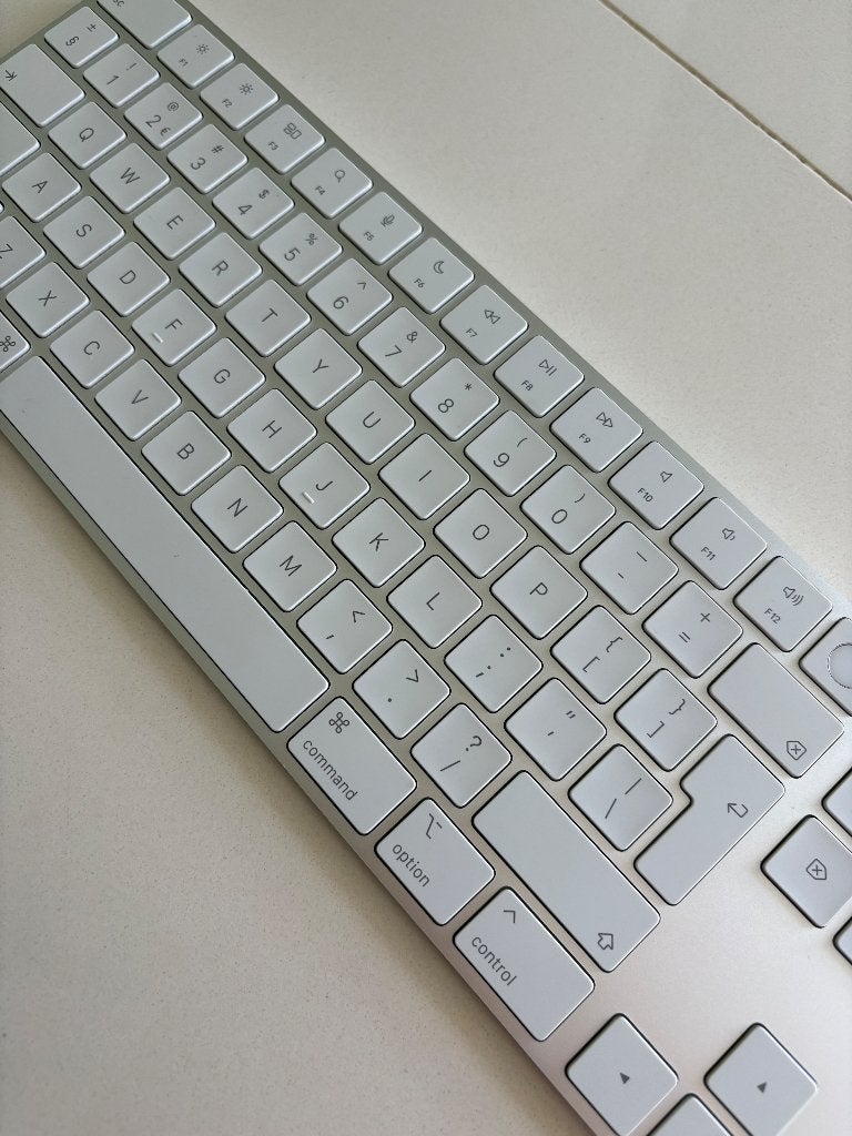 Apple Magic Keyboard/toetsenbord, Toetsenbord en muis-set, Ophalen of Verzenden, Zo goed als nieuw, Draadloos