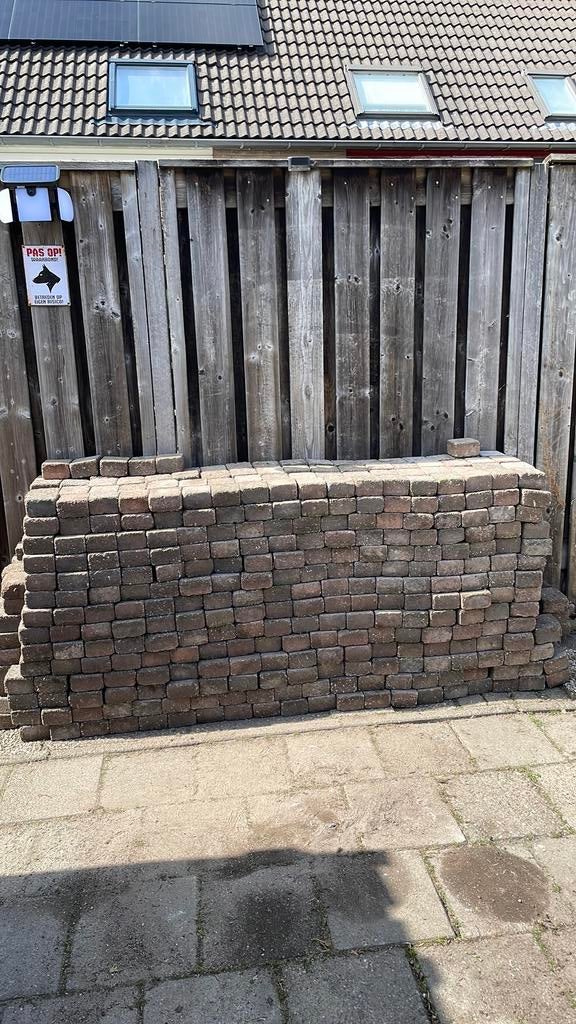 Gratis stenen voor tuin/oprit verwijderd en ready to go, Tuin en Terras, Tegels en Klinkers, Ophalen, Gebruikt, Klinkers, 10 m² of meer