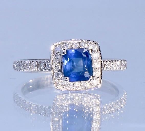 Prachtige Witgouden Entourage Ring Saffier met Briljant 14K, Ophalen of Verzenden, Zo goed als nieuw, 17 tot 18, Dame