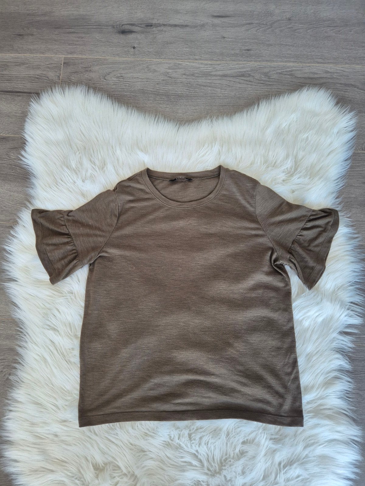 Bruin T-shirt met Ruffle Mouwen - Pigalle - Maat M - ZGAN, Maat 38/40 (M), Bruin, Pigalle, Ophalen of Verzenden