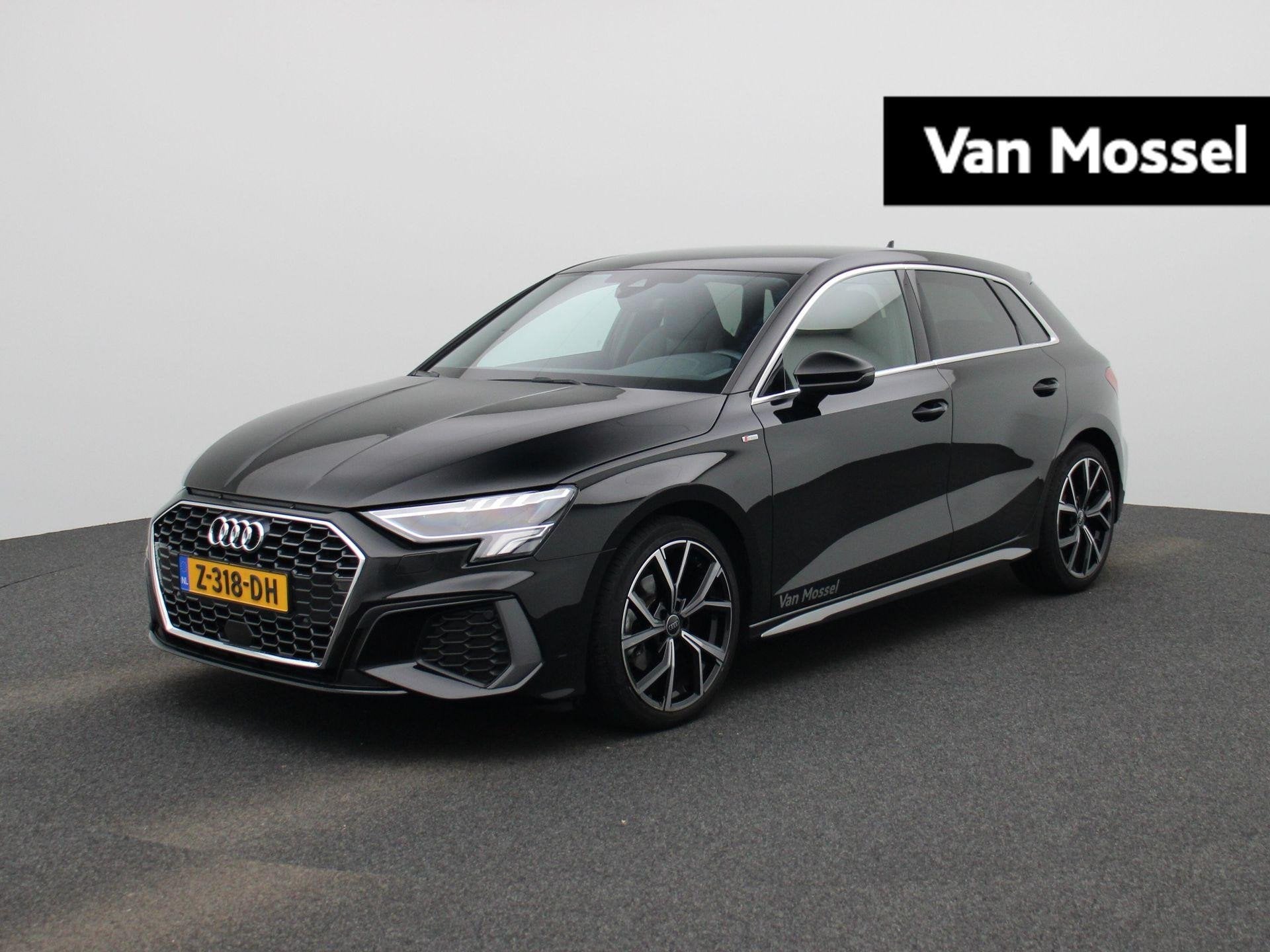 Audi A3 Sportback 30 TFSI S edition | S-line l MMI Navigatie, 12 maanden, Leder en Stof, Zwart, Origineel Nederlands