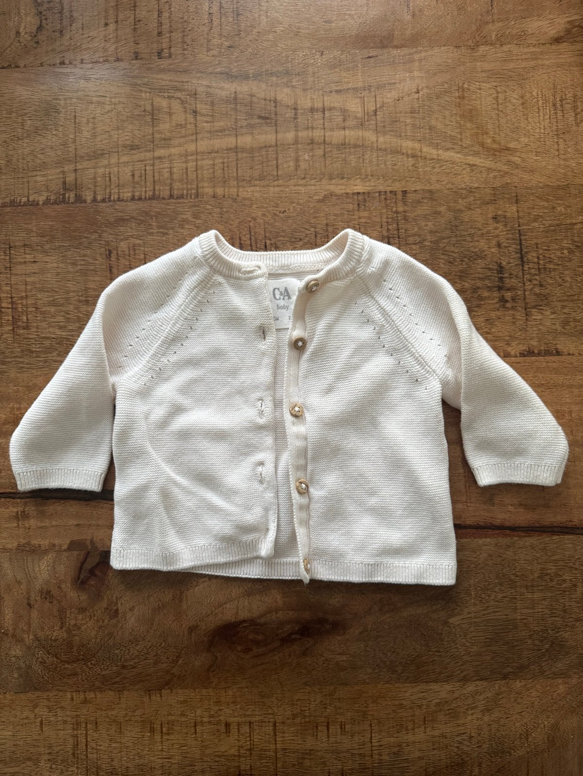 C&A Baby wit gebreid vestje maat 62, Kinderen en Baby's, Ophalen of Verzenden, Zo goed als nieuw, Meisje, Truitje of Vestje