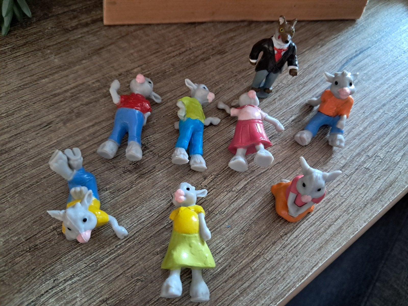 Efteling de wolf en de 7 geitjes, Ophalen, Beeldje of Poppetje