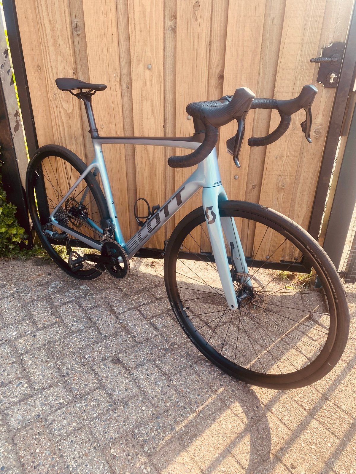 Scott Addict 10 2023 56 zeer nette fiets maat L Sram di2, 28 inch, Carbon, Zo goed als nieuw, Meer dan 20 versnellingen