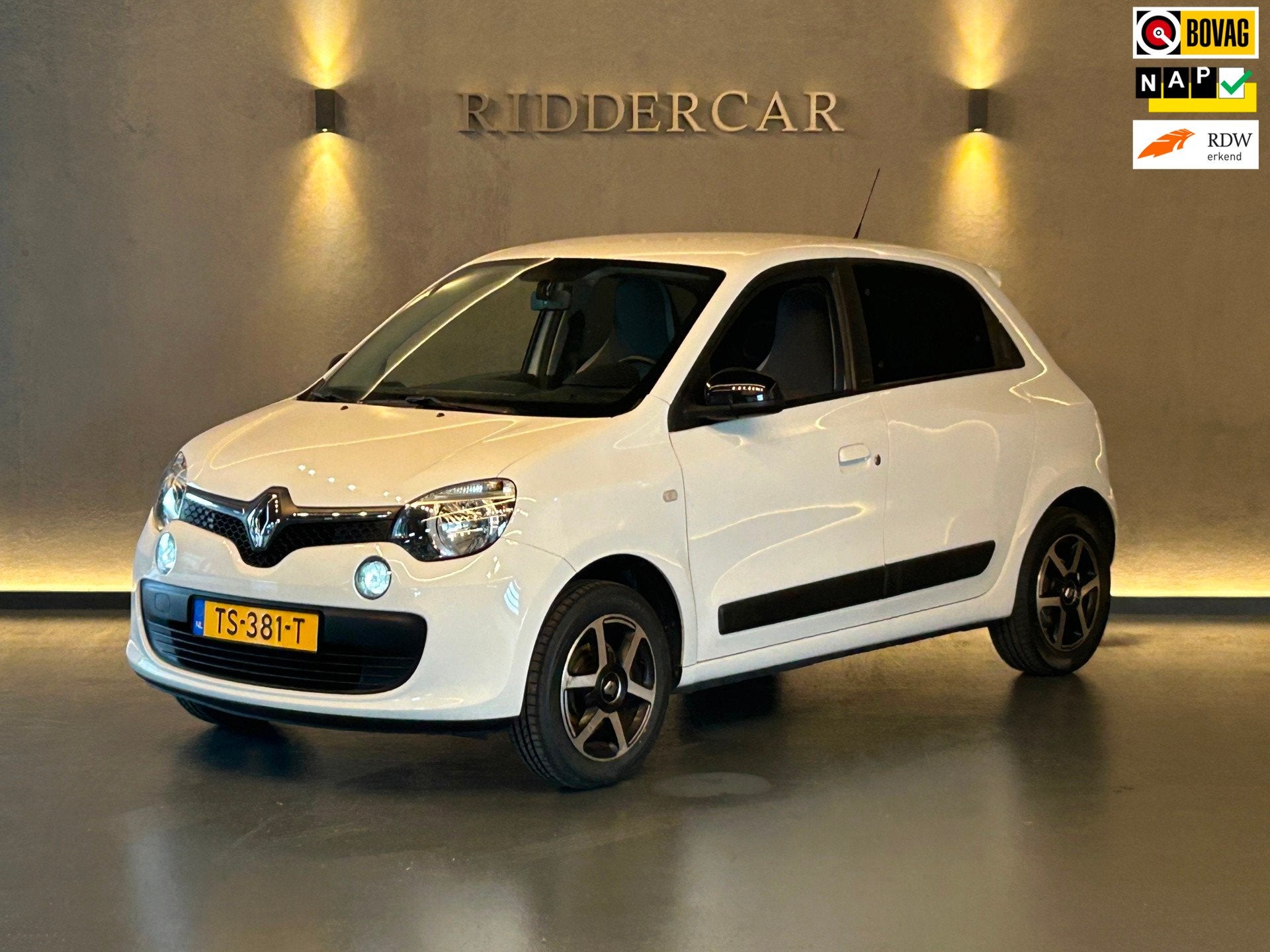 Renault Twingo 1.0 SCe Limited|1e EIG|NAP|CRUISE|PARK SENS|A, Auto's, Gebruikt, Euro 6, 840 kg, 4 stoelen
