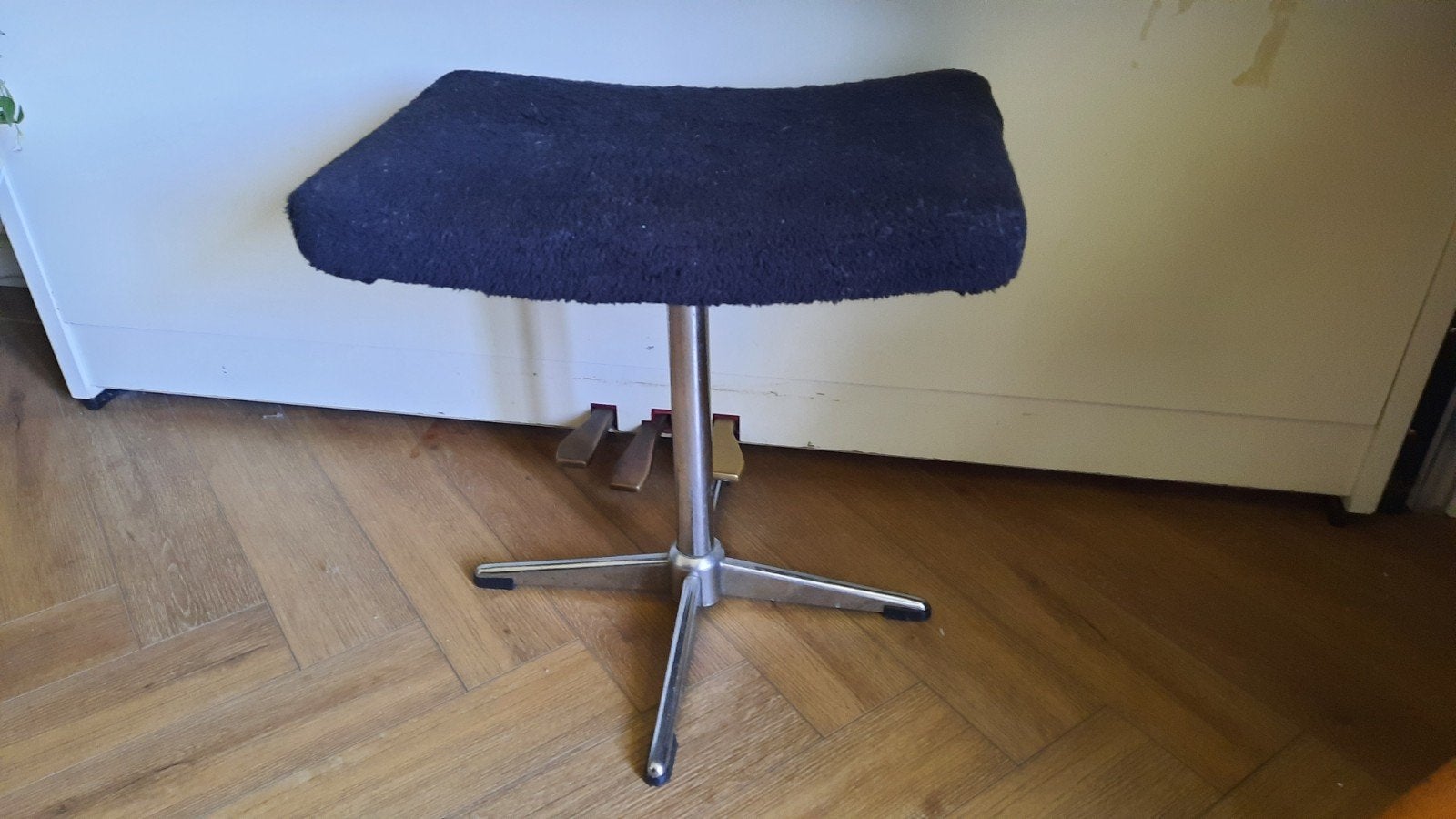 Verstelbare pianokruk met comfortabele zitting, Muziek en Instrumenten, Piano's, Ophalen of Verzenden, Gebruikt, Zwart, Overige typen