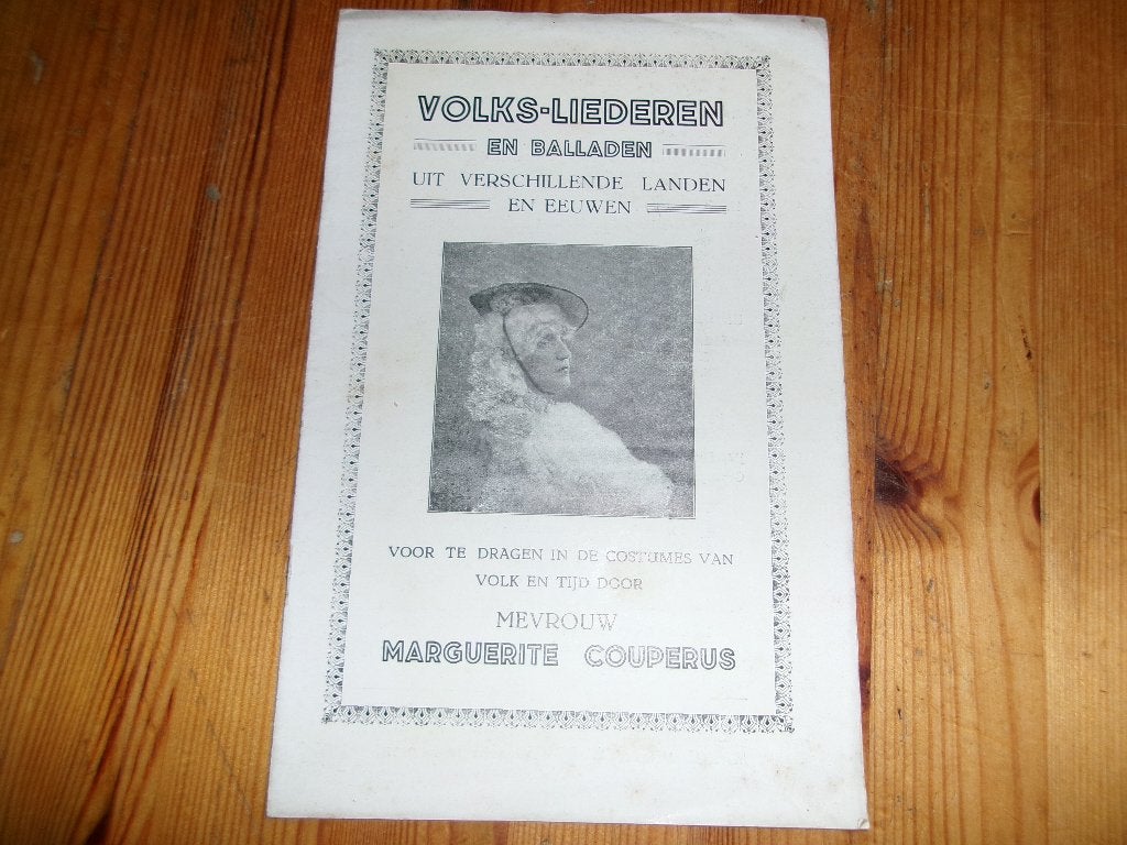 Volksliederen en balladen - marguerite couperus, Ophalen of Verzenden, Gelezen, Genre of Stijl