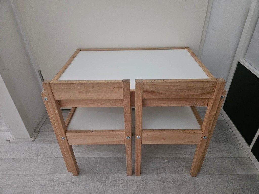 Kindertafel, Kinderen en Baby's, Kinderkamer | Tafels en Stoelen, Ophalen, Zo goed als nieuw, Tafel(s)