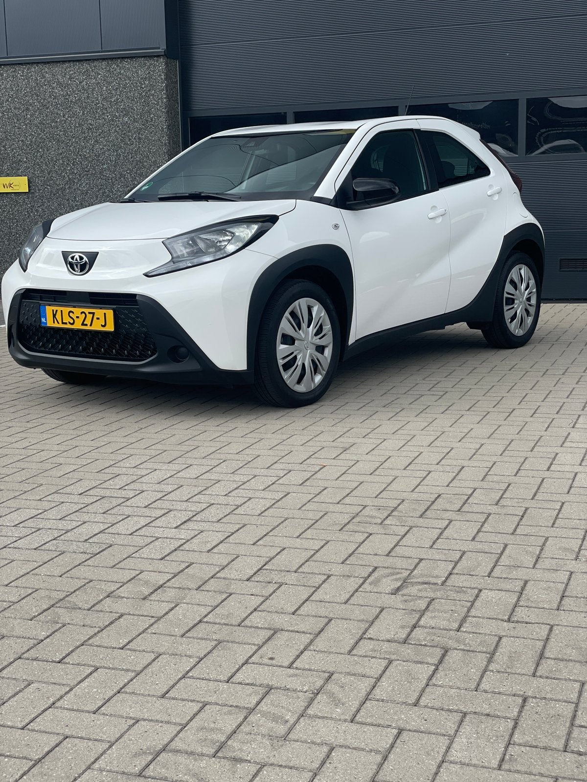 Toyota Aygo X 1.0 Vvt-i MT 72pk 2025 Wit, Auto's, Stof, 4 stoelen, Wit, Handgeschakeld