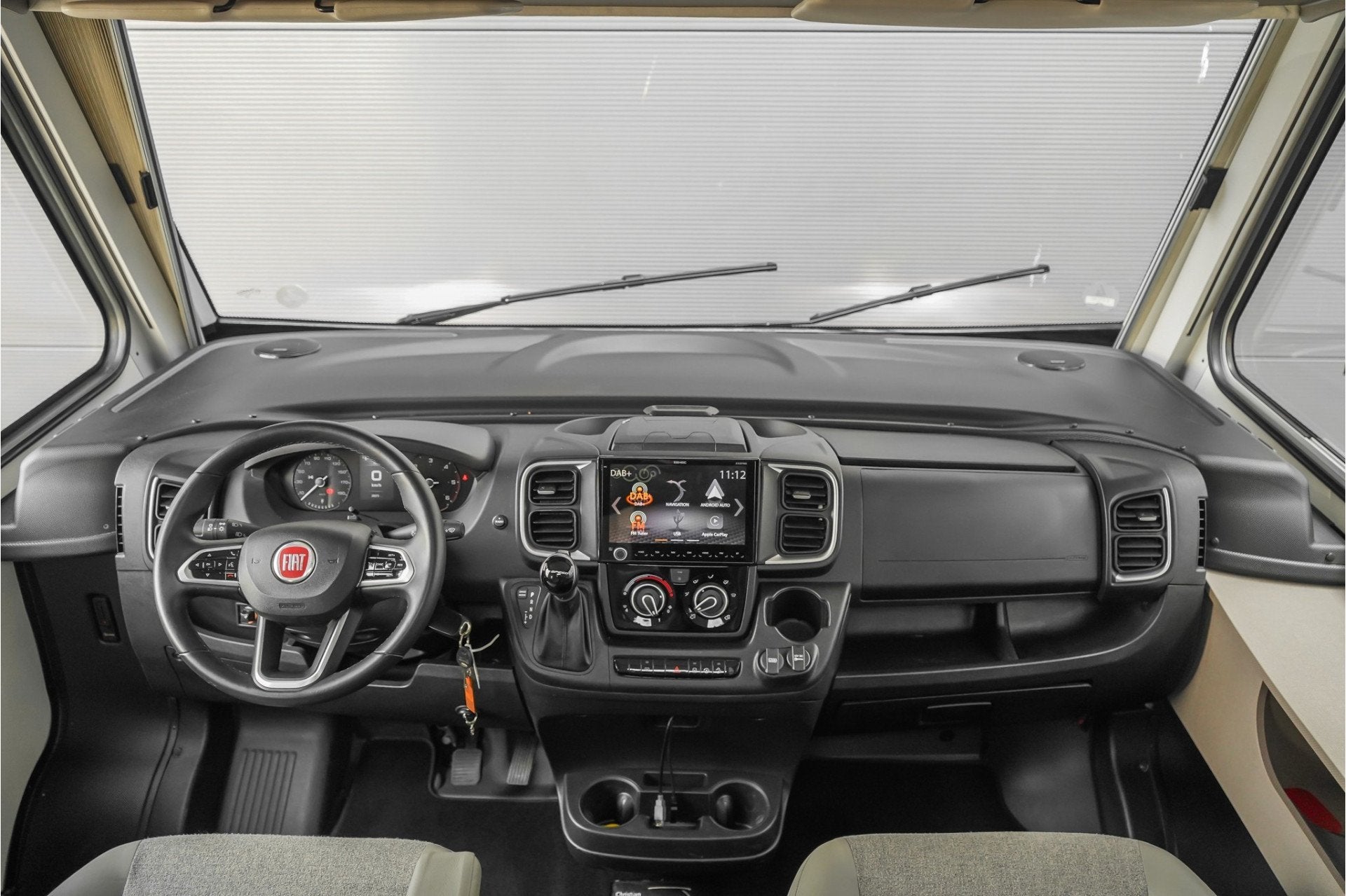 Fiat Ducato Etrusco I7400 QB (2.0) Automaat Queensbed Airco, Lokhorstweg 3
3851SE  ERMELO, NL, Afzuigkap, 7 tot 8 meter, Bedrijf
