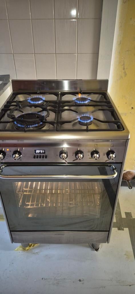 Smeg Vrijstaand Gasfornuis met Oven - RVS Look, Witgoed en Apparatuur, Fornuizen, Ophalen, Gebruikt, 60 cm of meer, Grill