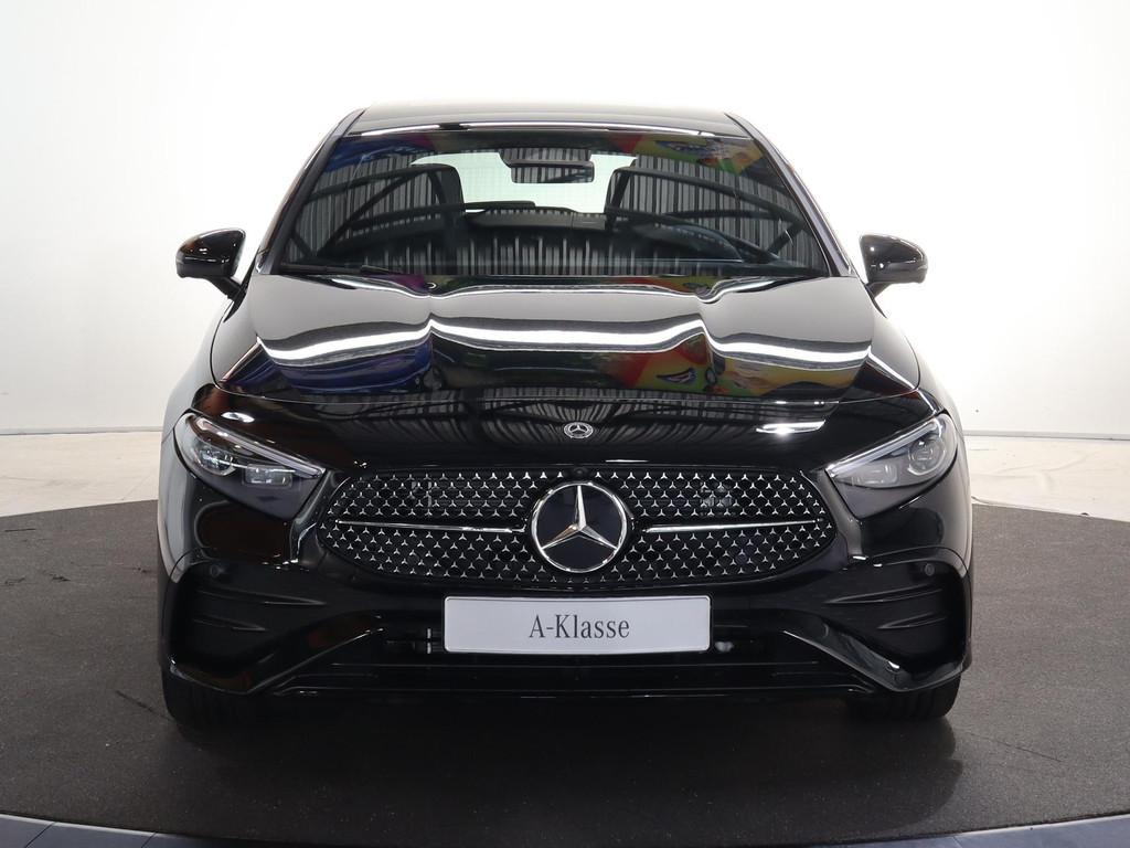 Mercedes-Benz A-Klasse 250 e Business Solution AMG | Panoram, Auto's, Mercedes-Benz, 4 cilinders, Plug-in hybride, Bedrijf, Nieuw