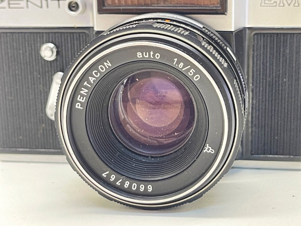 ZENIT EM analoog fotocamera met 50mm 1.8 lens & leren hoes, Audio, Tv en Foto, Spiegelreflex, N, Ophalen of Verzenden, Zenit