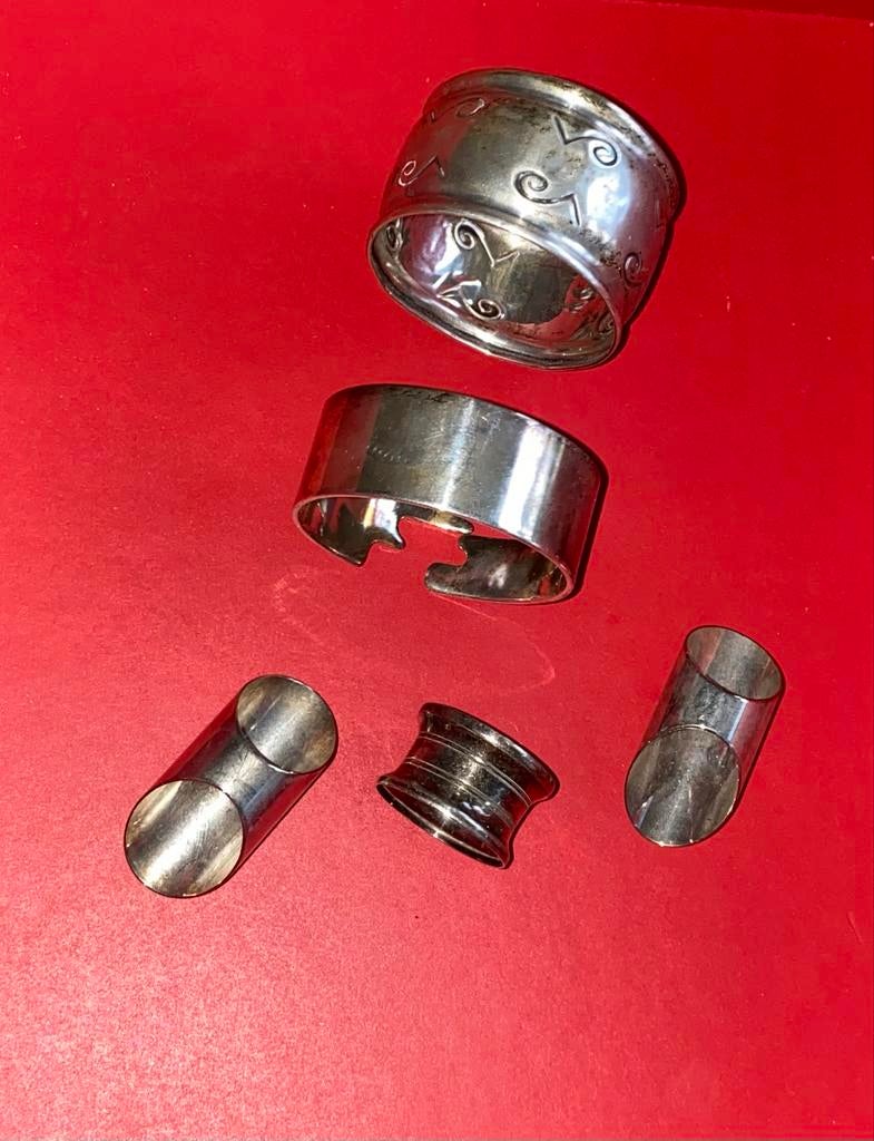 Zilverkleurige servetringen, 5 stuks, Antiek en Kunst, Ophalen of Verzenden