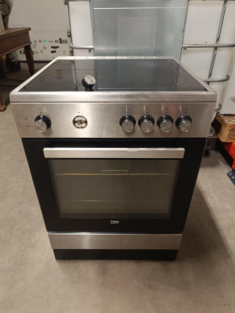 Beko Vrijstaand keramische Fornuis met Oven - Gebruikt, Ophalen, 60 cm of meer, Info@beko.nl, 4 kookzones