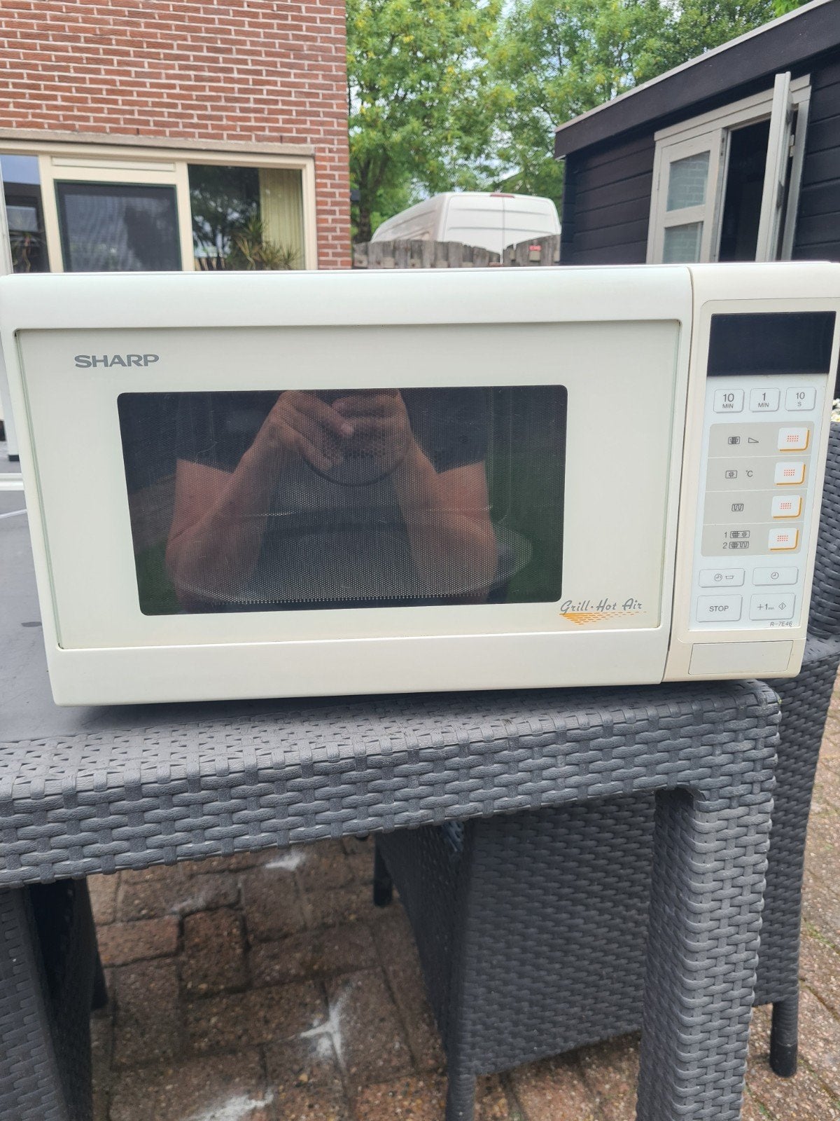 Sharp Combimagnetron R-7E46 Grill-Hete Lucht, Witgoed en Apparatuur, Magnetrons, Gebruikt, Vrijstaand, Combimagnetron, 45 tot 60 cm