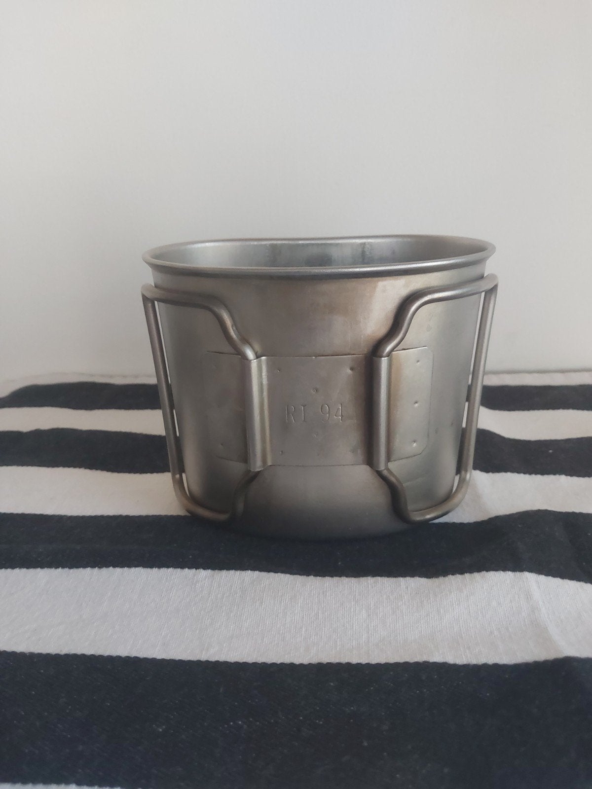 Vintage roestvrijstalen drinkbeker (canteen cup) defensie, Verzamelen, Ophalen of Verzenden, Landmacht, Nederland, Overige typen
