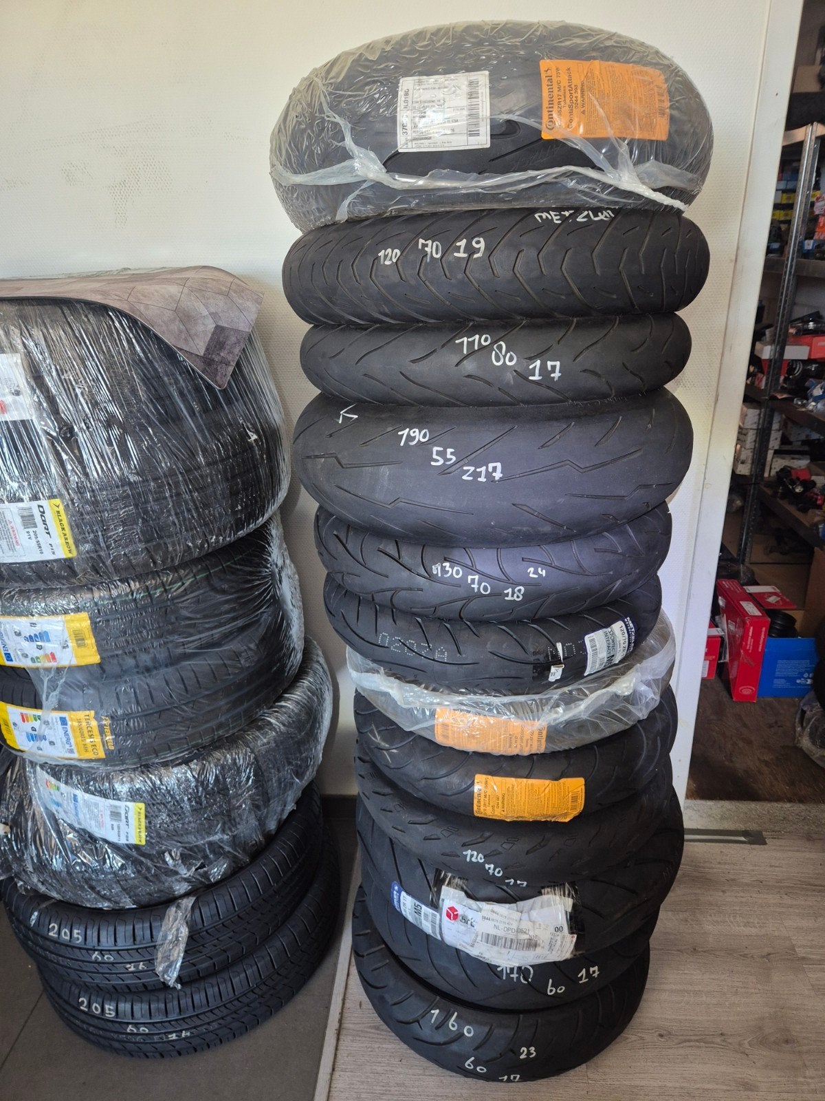 Motor banden 190 55 17 110 80 17 120 70 19 160 60 17, Motoren, Ophalen of Verzenden, Nieuw