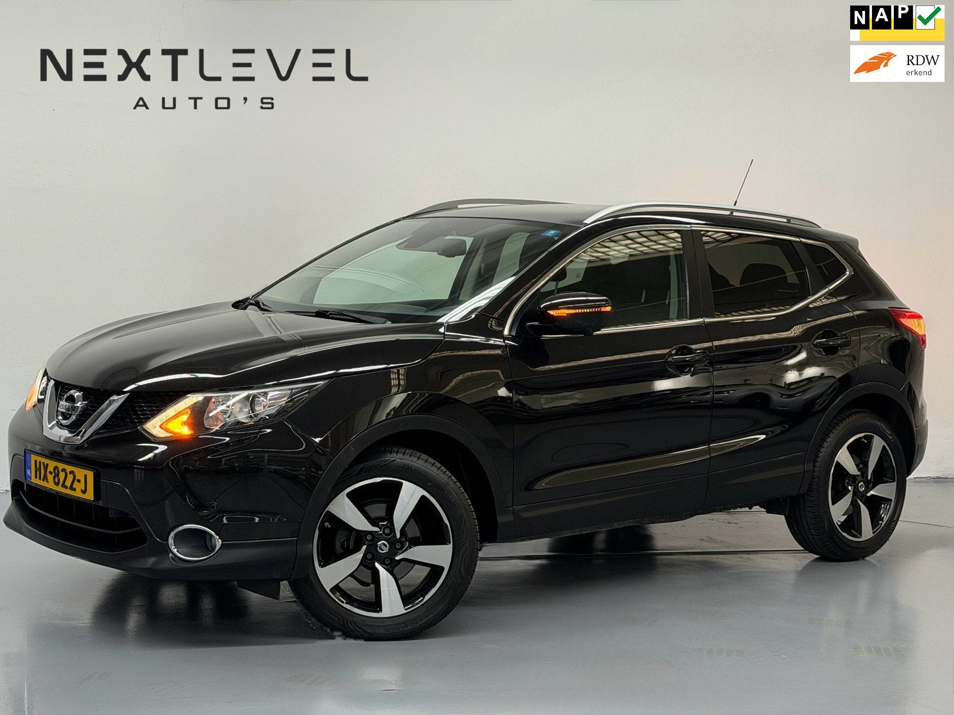 Nissan Qashqai 1.2 Connect Edition PANO 360 1 jaar Garantie