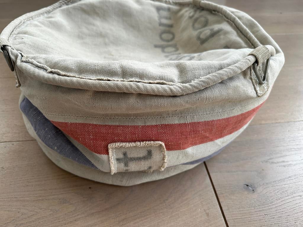 Unieke poef van originele PTT postzak, Minder dan 50 cm, Gebruikt, Rond, Ophalen of Verzenden