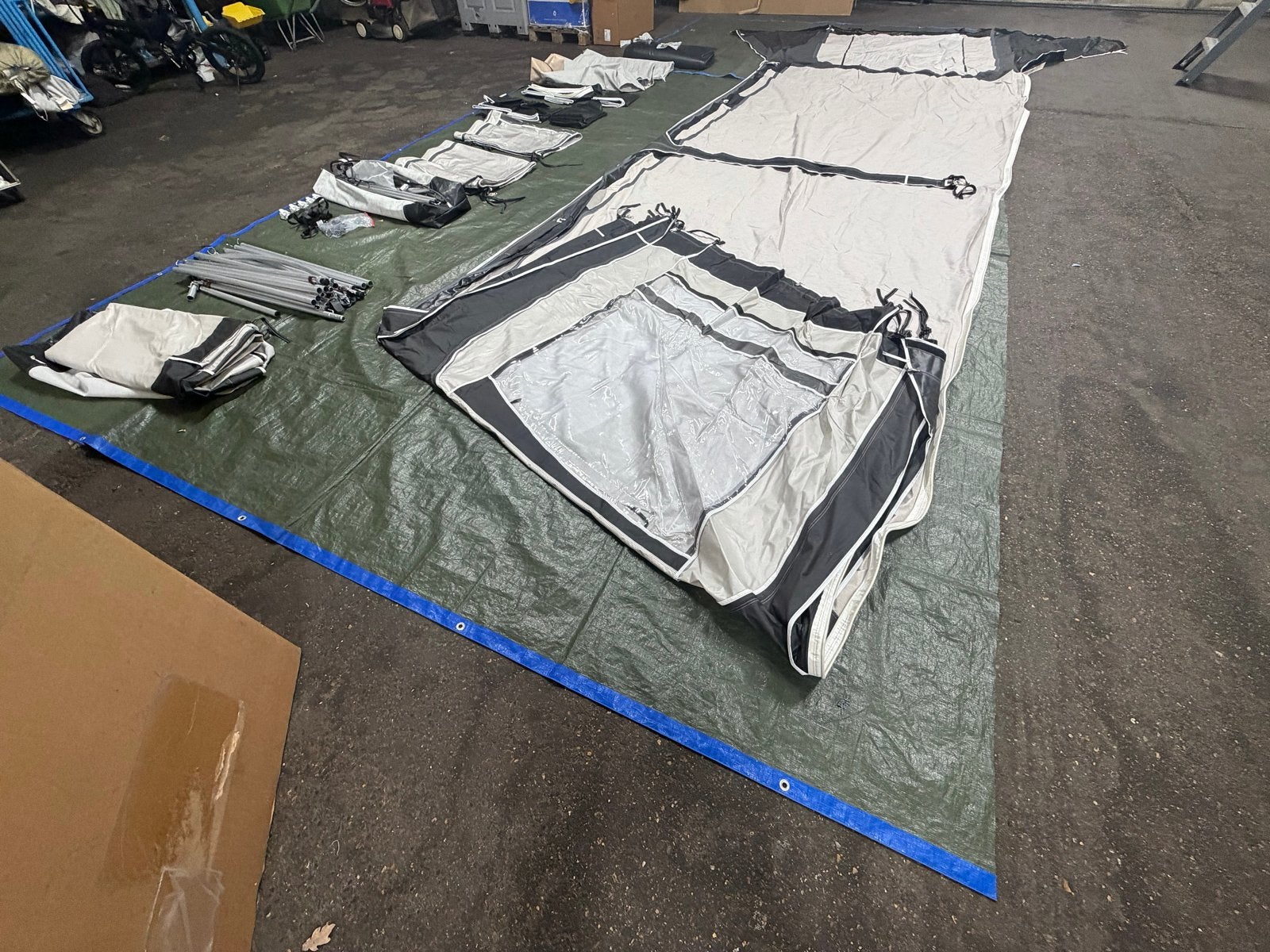 Unico Bologna 280 Voortent met De Luxe Dakluifel Unico mt 14, Ophalen, Zo goed als nieuw, Unico Ventura