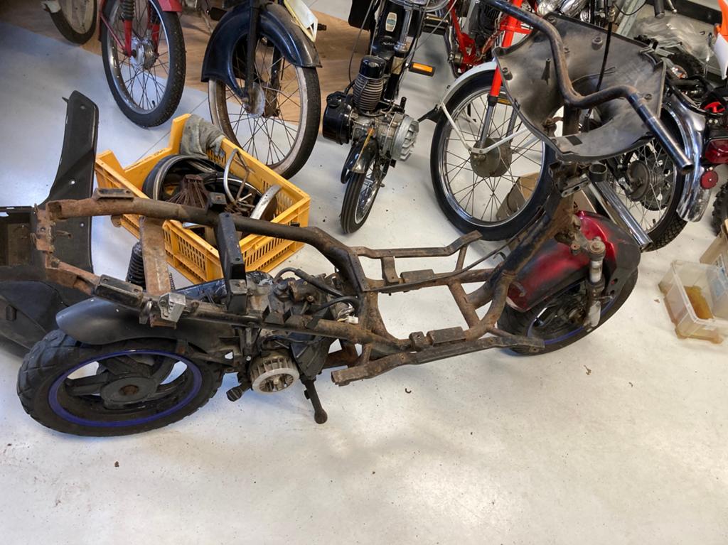 Agm rollend frame, gy6 blok, diverse onderdelen, Ophalen, Gebruikt, Benzine