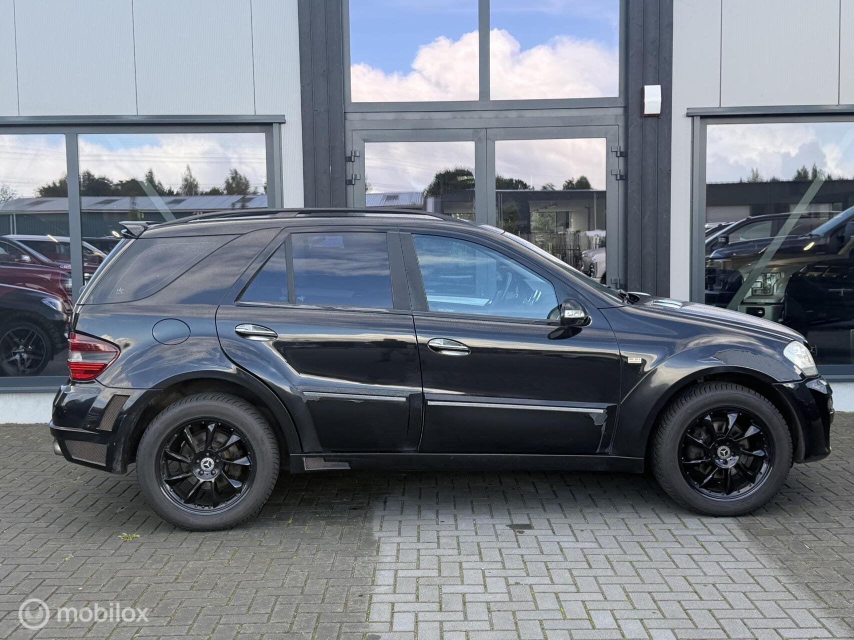 Mercedes M-klasse 320 CDI Brabus widebody Youngtimer, Auto's, Gebruikt, Zwart, 255 €/maand, Bedrijf