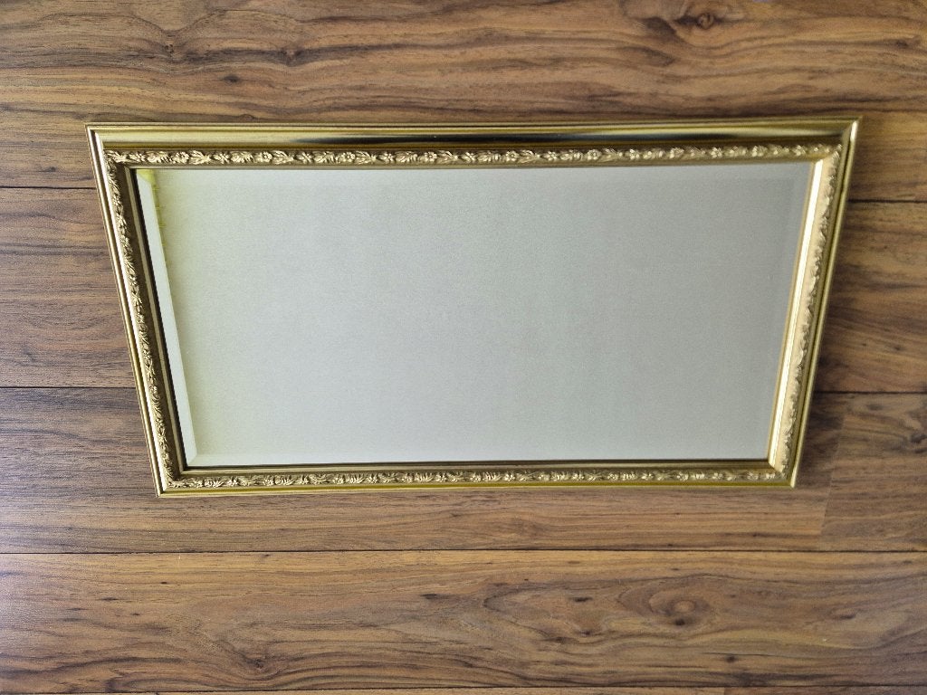 Elegante Goudkleurige Spiegel met Facetrand (Made in U.K.), Huis en Inrichting, Woonaccessoires | Spiegels, Ophalen, Minder dan 50 cm