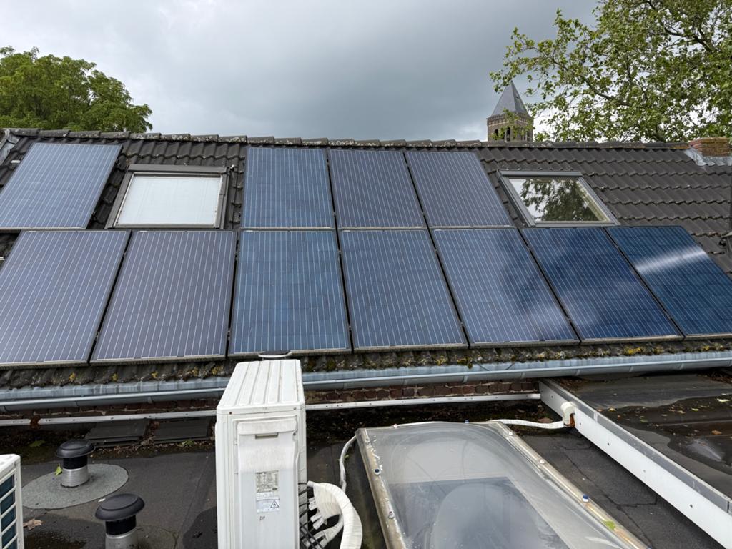 12 zonnepanelen 250 Wp met omvormer TEAB!, Ophalen, Gebruikt, 200 wattpiek of meer, Onbekend