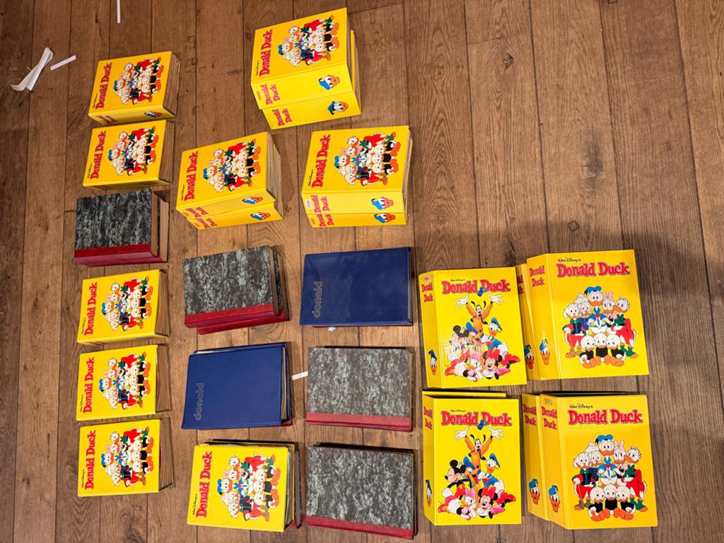 33 Donald Duck verzamelalbums (1971-1993), Boeken, Stripboeken, Meerdere stripboeken, Ophalen of Verzenden, Gelezen