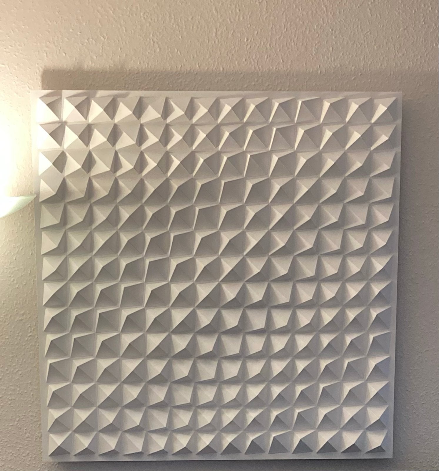 Wit reliëf wanddecoratie, jaren 60-70 stijl, 95x95 cm, Antiek en Kunst, Wit, Handgemaakt, Ophalen of Verzenden, 95 cm