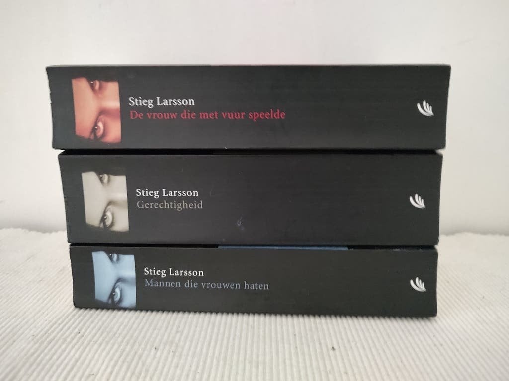 De millennium Trilogie - STIEG LARSSON 3 delen 6 euro, Scandinavië, Ophalen of Verzenden, Zo goed als nieuw, Stieg Larsson