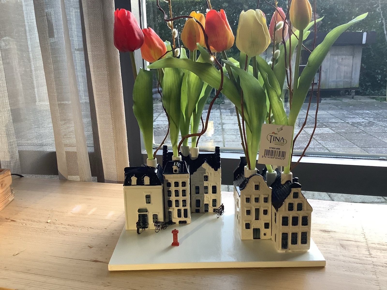 Unieke Tulpenvaas PTT Summer Sale Grachtenpandjes, Huis en Inrichting, Ophalen of Verzenden, Zo goed als nieuw, Wit