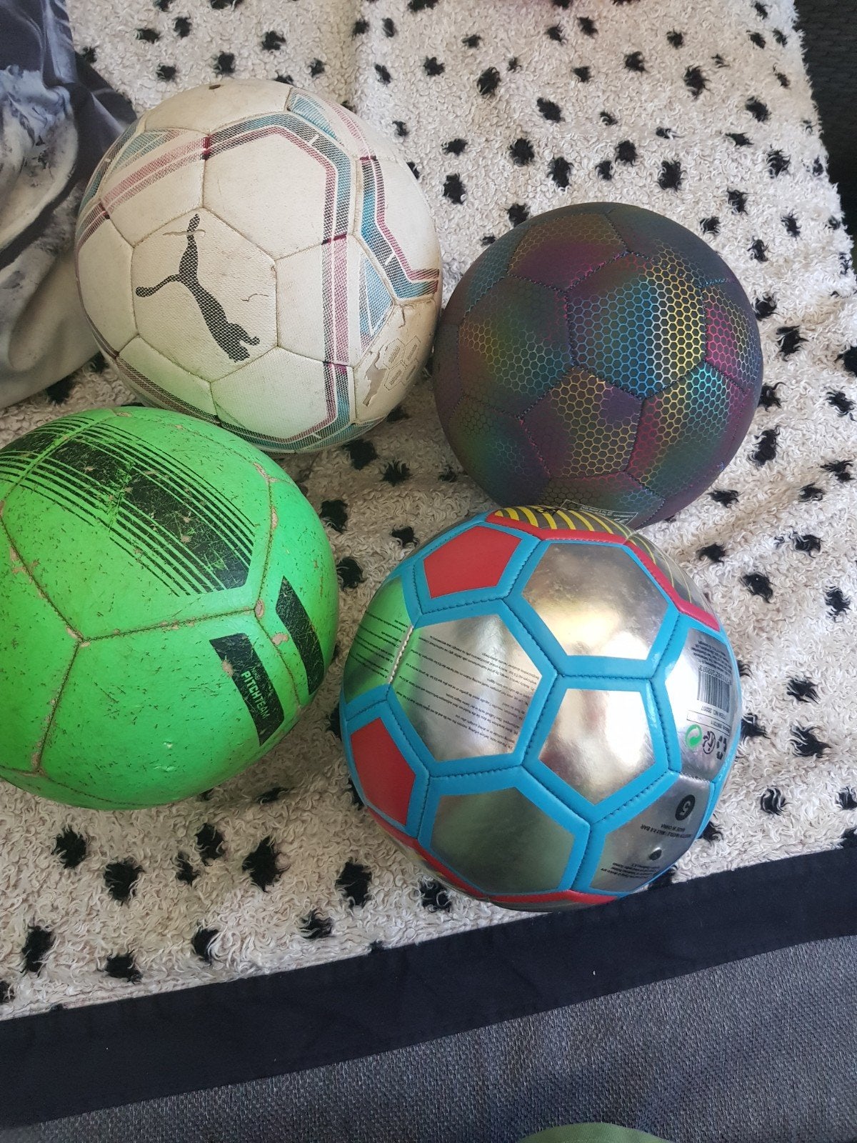 Voetballen - Set van 4 diverse ballen, Ophalen