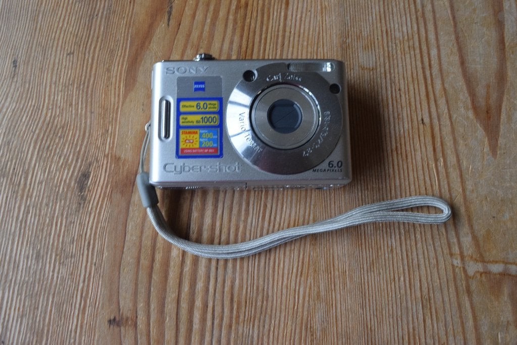 Sony Cyber-Shot DSC-W30, Ingebouwde flitser, Ophalen of Verzenden, Zo goed als nieuw, Compactcamera