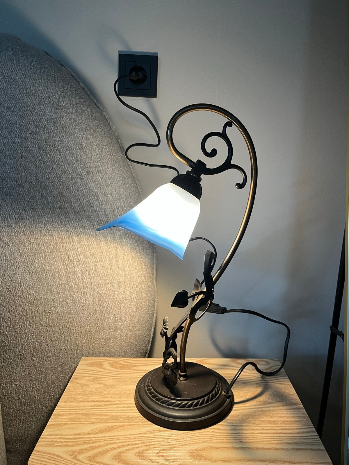 Art Nouveau Tafellamp met Blauw Glazen Kap, Antiek en Kunst, Ophalen of Verzenden