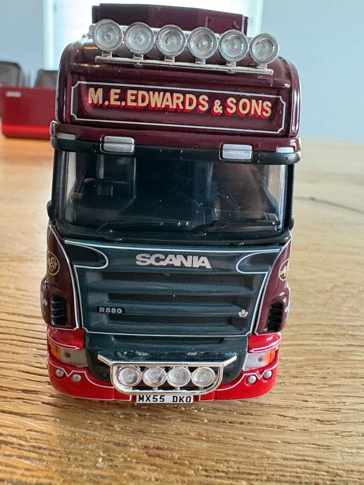Corgi Limited Edition Scania R580 V8 M.E. Edwards & Sons, Ophalen of Verzenden, Zo goed als nieuw, Bus of Vrachtwagen, Overige merken