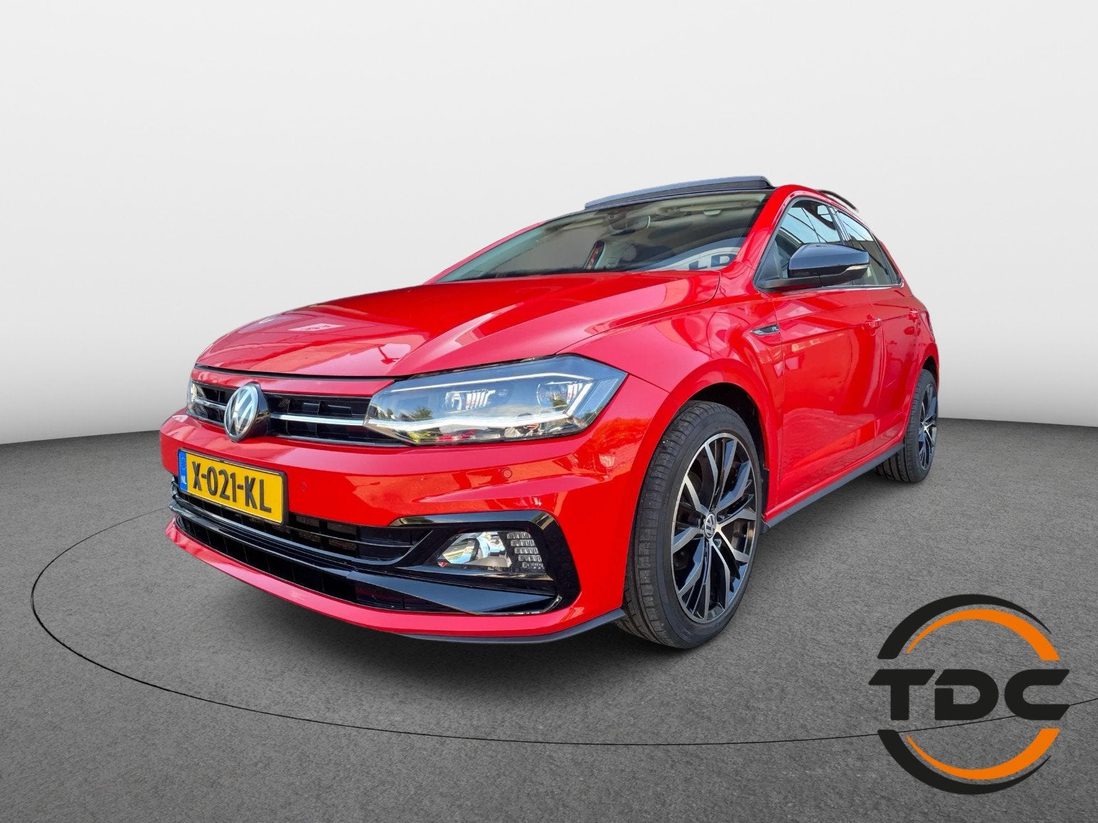 Volkswagen Polo 1.0 TSI R-Line PANO CARPLAY LED CLIMA CRUISE, Auto's, Stof, Gebruikt, 49 €/maand, Bedrijf