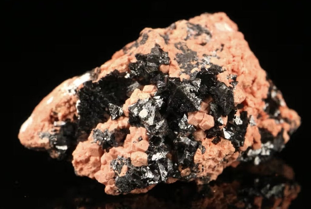 Zéér zeldzame HAUSMANNIET op ANDRADIET uit Zuid-Afrika, Ophalen of Verzenden, Mineraal