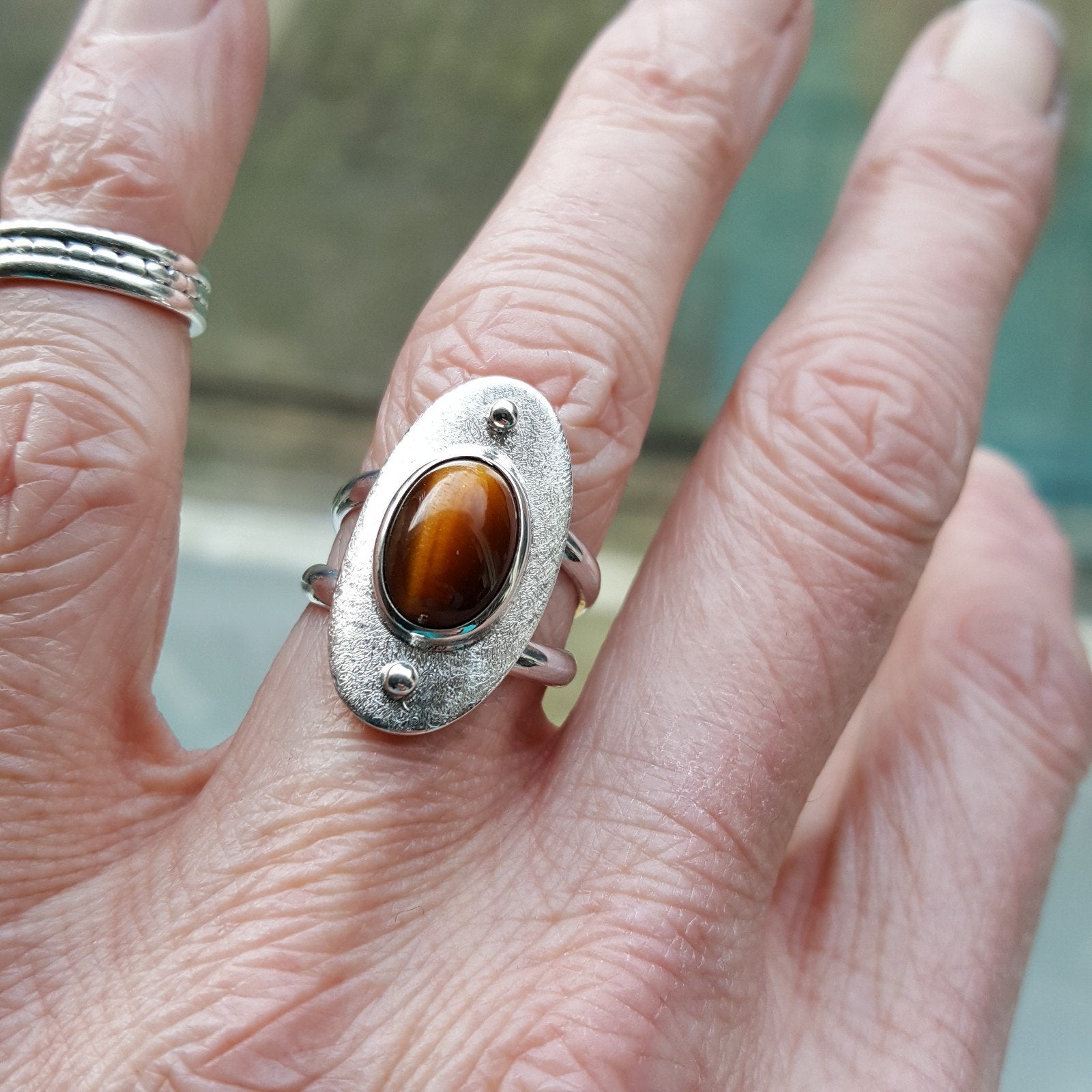 Mooie nieuwe handgemaakte zilveren ring met Tijgeroog mt 16, Sieraden, Tassen en Uiterlijk, Bruin, Nieuw, Ophalen of Verzenden