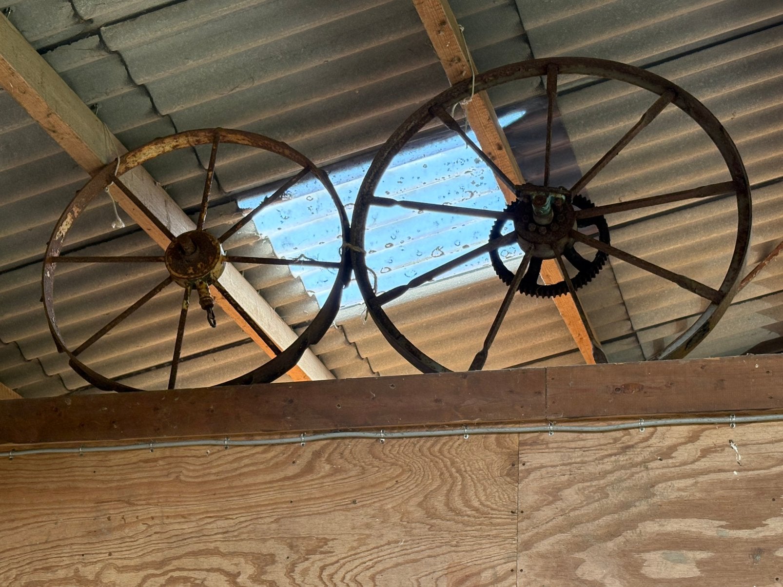 Brocante zware ijzeren wielen, Ophalen, Gebruikt