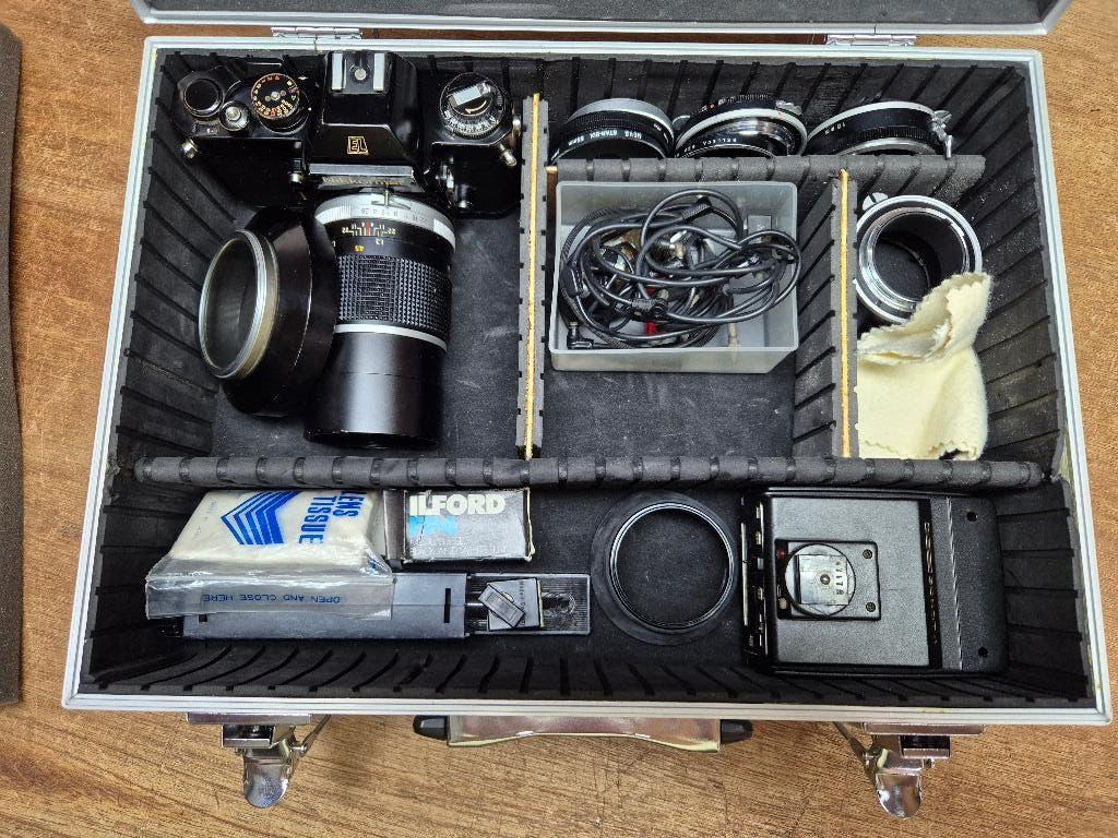 Nikkormat analoge camera set in koffer. Veel accesoires!, Ophalen of Verzenden, Gebruikt, Spiegelreflex, Nikon